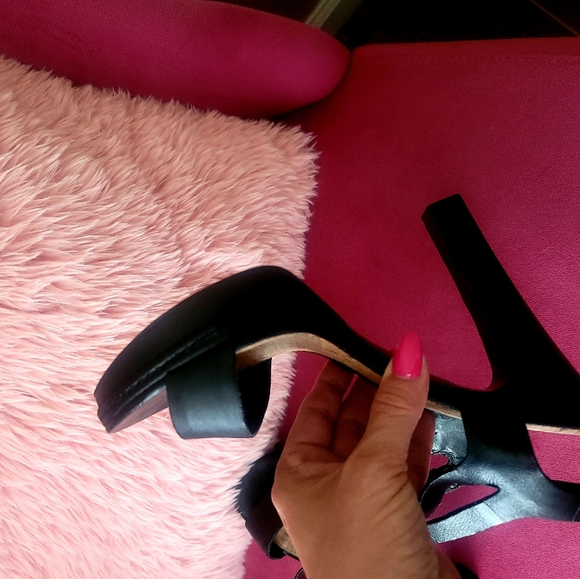 Ralph Lauren platform heels - Picture 6 of 6